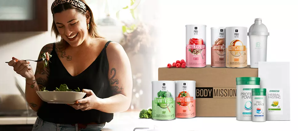 Mujer con productos LR Body Mission – Salud y control de peso