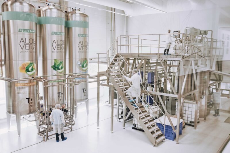 Salle de production LR Health & Beauty dédiée au gel à boire Aloe Vera